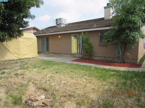 1932 E Douglas Ave, Visalia, CA 93292 photo 7