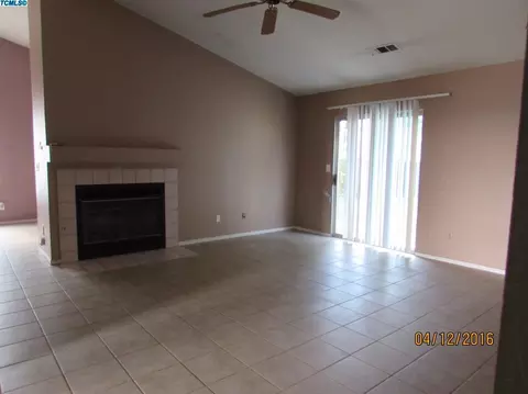 1932 E Douglas Ave, Visalia, CA 93292 photo 2