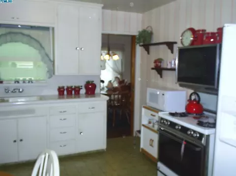 1013 S Elm St, Pixley, CA 93256 photo 12