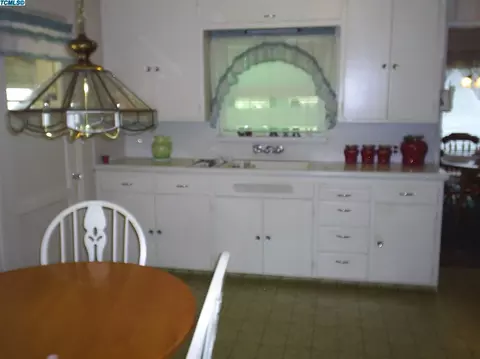 1013 S Elm St, Pixley, CA 93256 photo 11