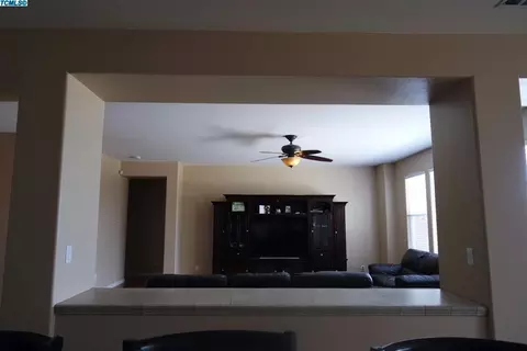 975 Lavender, Dinuba, CA 93618 photo 14