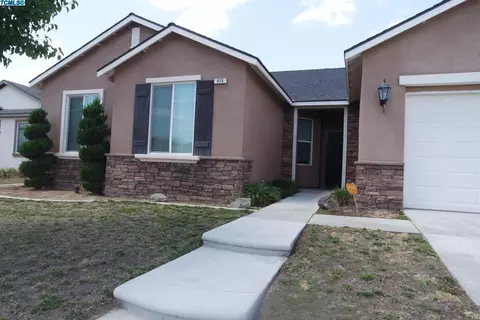 975 Lavender, Dinuba, CA 93618 photo 1