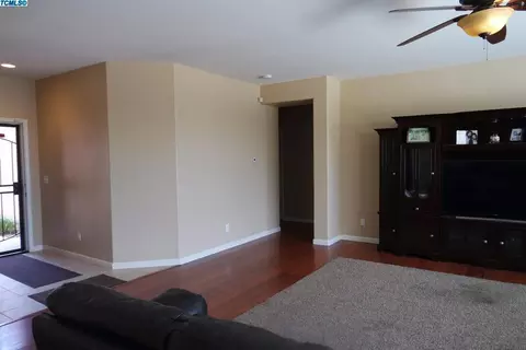 975 Lavender, Dinuba, CA 93618 photo 19