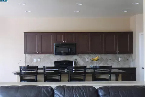 975 Lavender, Dinuba, CA 93618 photo 12