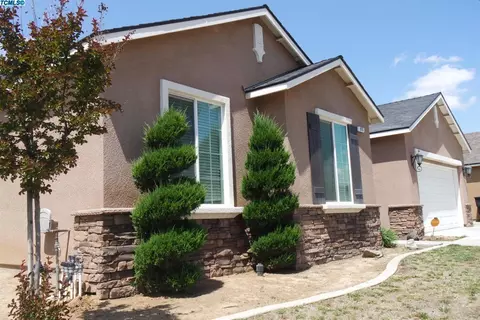 975 Lavender, Dinuba, CA 93618 photo 3