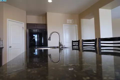 975 Lavender, Dinuba, CA 93618 photo 16