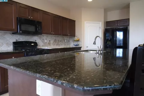 975 Lavender, Dinuba, CA 93618 photo 15