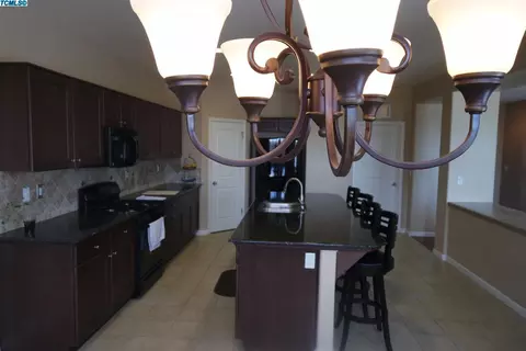 975 Lavender, Dinuba, CA 93618 photo 21