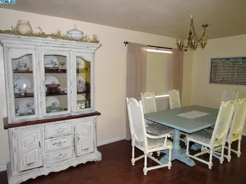 709 W Pine St, Exeter, CA 93221 photo 9
