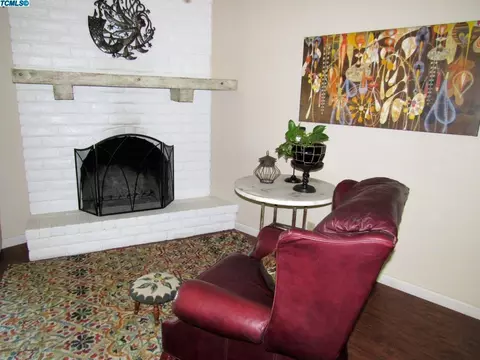 709 W Pine St, Exeter, CA 93221 photo 7