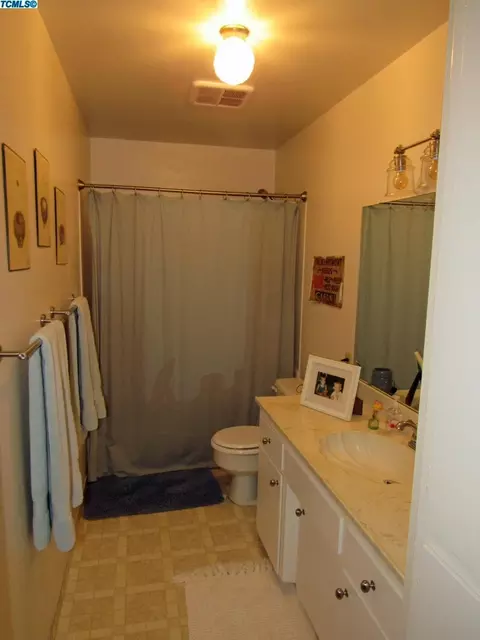 709 W Pine St, Exeter, CA 93221 photo 16