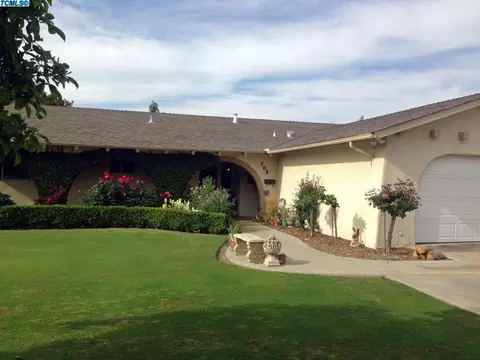 709 W Pine St, Exeter, CA 93221 photo 1