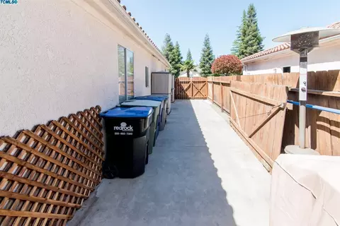 2324 Sierra Madre Ave, Clovis, CA 93611 photo 40