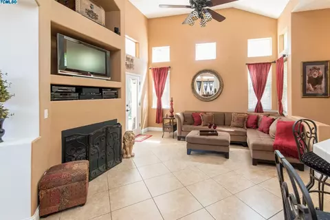 2324 Sierra Madre Ave, Clovis, CA 93611 photo 10