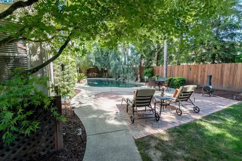 2324 Sierra Madre Ave, Clovis, CA 93611 photo 35