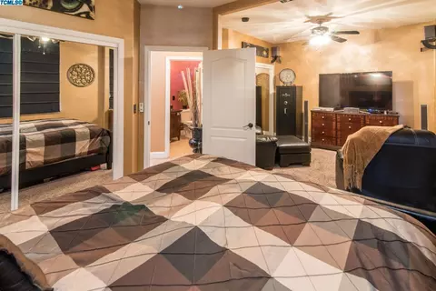 2324 Sierra Madre Ave, Clovis, CA 93611 photo 20
