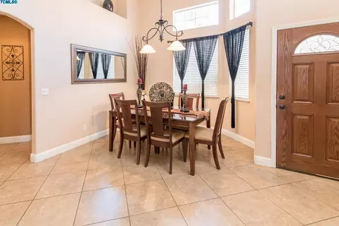 2324 Sierra Madre Ave, Clovis, CA 93611 photo 7