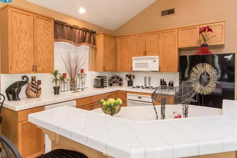 2324 Sierra Madre Ave, Clovis, CA 93611 photo 11