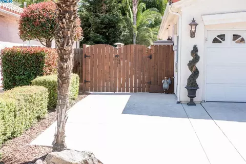 2324 Sierra Madre Ave, Clovis, CA 93611 photo 3