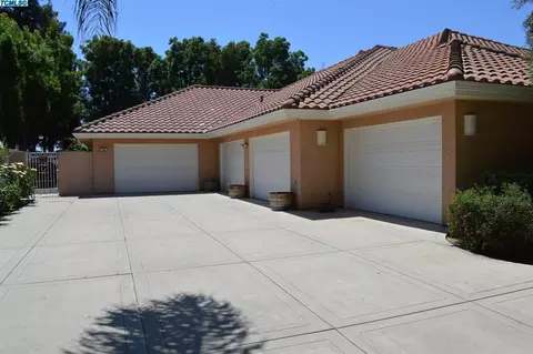 3537 E Vassar Ct, Visalia, CA 93292 photo 3