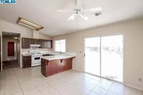 1471 Stinson Dr, Lemoore, CA 93245 photo 7