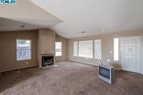 1471 Stinson Dr, Lemoore, CA 93245 photo 5