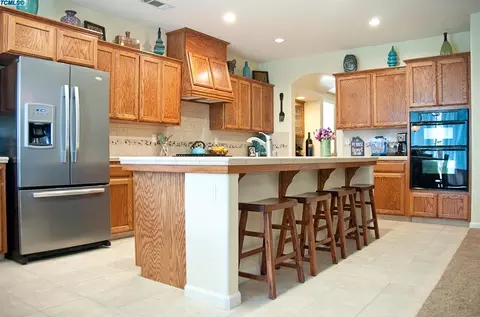 835 E Chestnut Ct, Visalia, CA 93292 photo 22