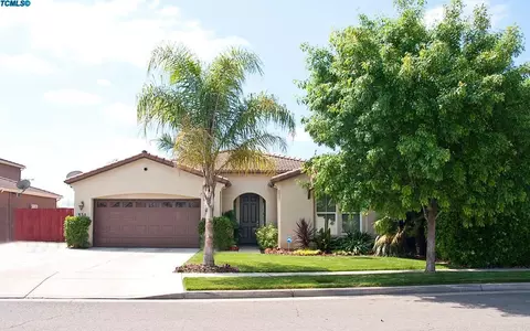 835 E Chestnut Ct, Visalia, CA 93292 photo 1