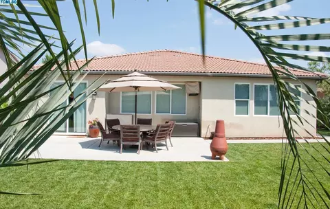 835 E Chestnut Ct, Visalia, CA 93292 photo 53