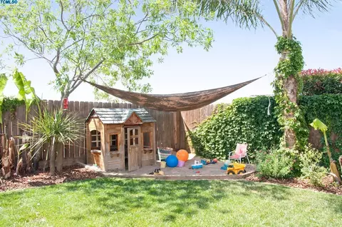 835 E Chestnut Ct, Visalia, CA 93292 photo 52