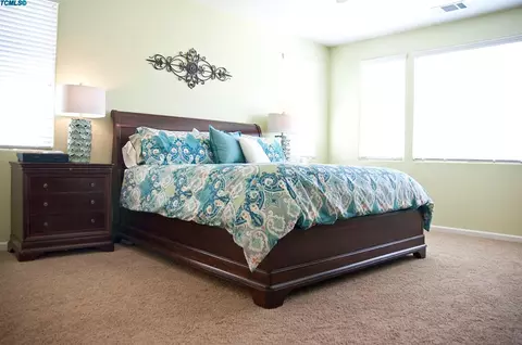835 E Chestnut Ct, Visalia, CA 93292 photo 32