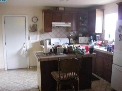 823 E Ash Ave, Tulare, CA 93274 photo 17
