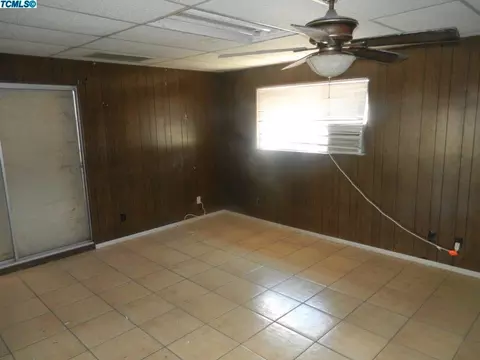 161 W Wayside Dr, Dinuba, CA 93618 photo 6