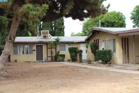 520 E Sequoia Ave, Visalia, CA 93292 photo 1