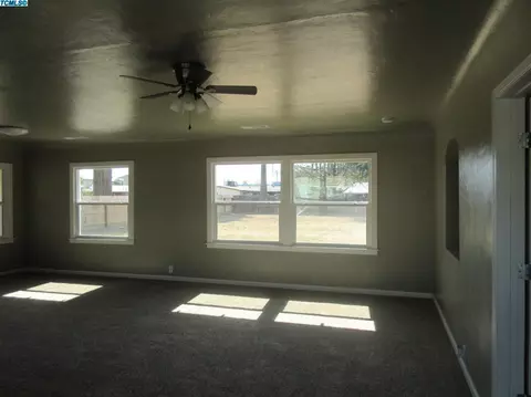 763 N E St, Tulare, CA 93274 photo 6