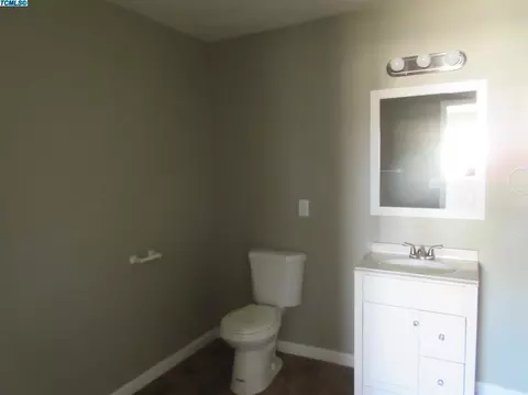 763 N E St, Tulare, CA 93274 photo 18