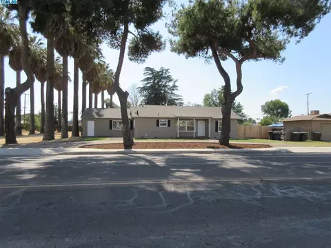 763 N E St, Tulare, CA 93274 photo 3