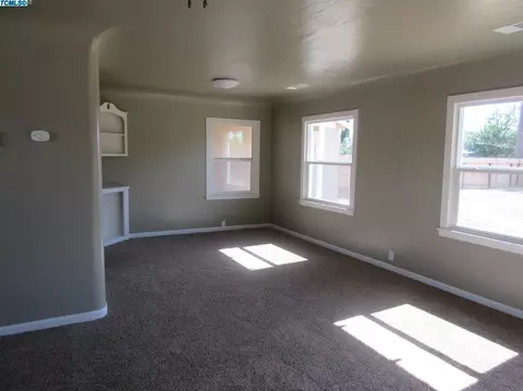 763 N E St, Tulare, CA 93274 photo 7