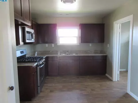 763 N E St, Tulare, CA 93274 photo 10