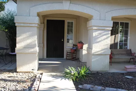 4311 E Laurel Ave, Visalia, CA 93292 photo 2