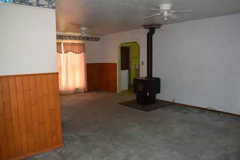 15874 Avenue 327, Ivanhoe, CA 93235 photo 4