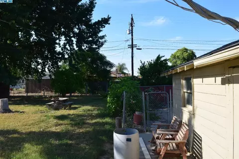 15874 Avenue 327, Ivanhoe, CA 93235 photo 11