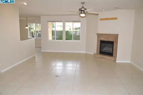 2008 E La Vida, Visalia, CA 93292 photo 4