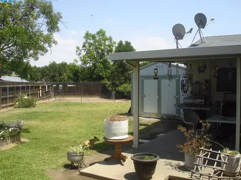 917 E Harvard Ter, Lindsay, CA 93247 photo 15