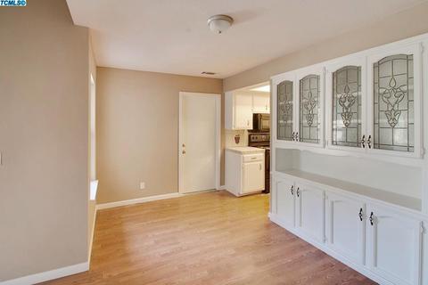 2005 E Mary Ave, Visalia, CA 93292 photo 6