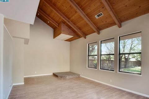 2005 E Mary Ave, Visalia, CA 93292 photo 7