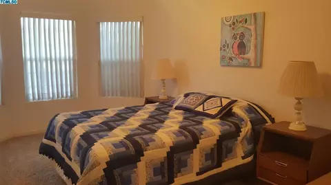 1104 E Arlen, Visalia, CA 93292 photo 12