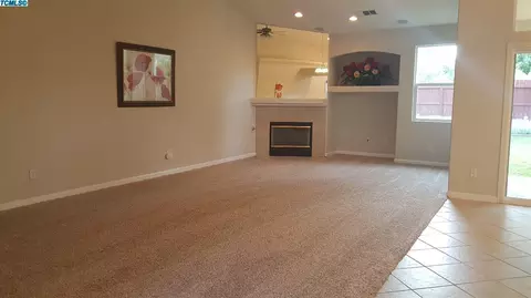 1104 E Arlen, Visalia, CA 93292 photo 4