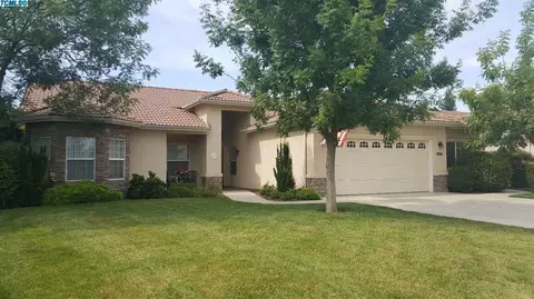 1104 E Arlen, Visalia, CA 93292 photo 3