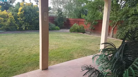 1104 E Arlen, Visalia, CA 93292 photo 18